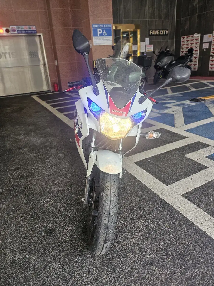 cbr125 16년식 머플러 구변완 160만원 저렴하게판매합니다