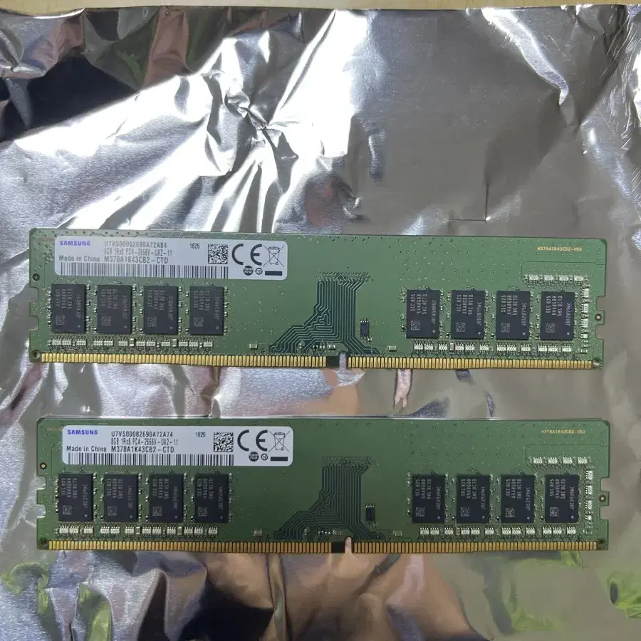 삼성 DDR4 8GB 램 2개