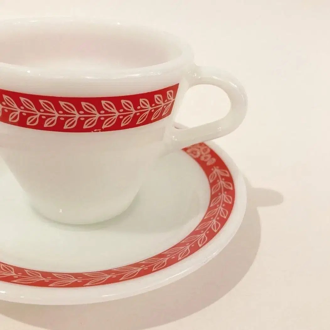 60s PYREX red leaf milk glass coffee cu