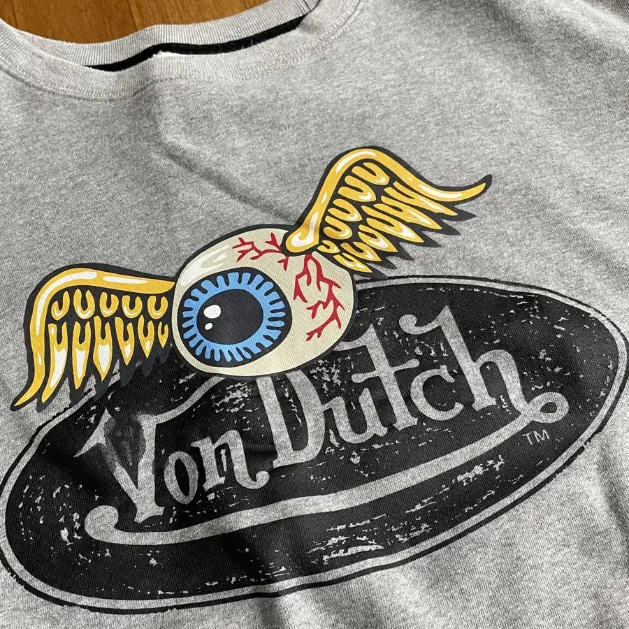 Von Dutch 본더치 윙아이 y2k 맨투맨