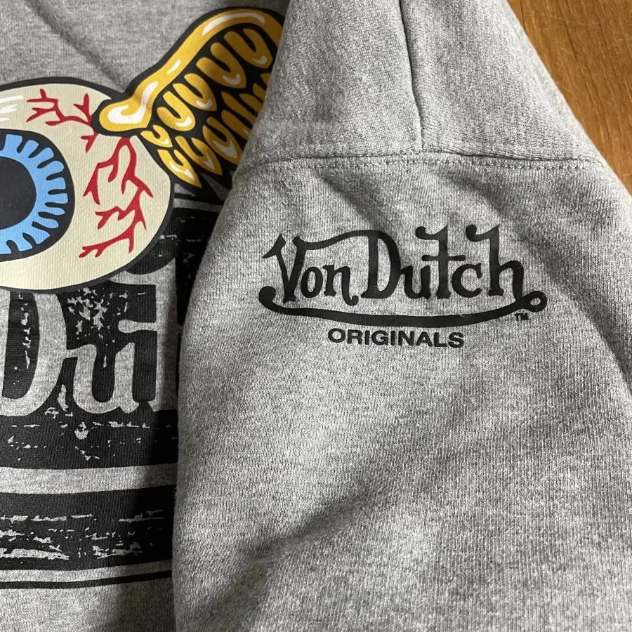 Von Dutch 본더치 윙아이 y2k 맨투맨