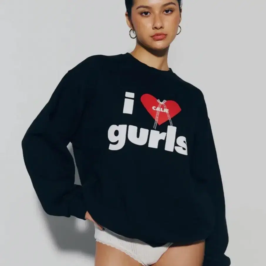 에즈이프캘리 CALIE GURLS SWEATSHIRT BLACK