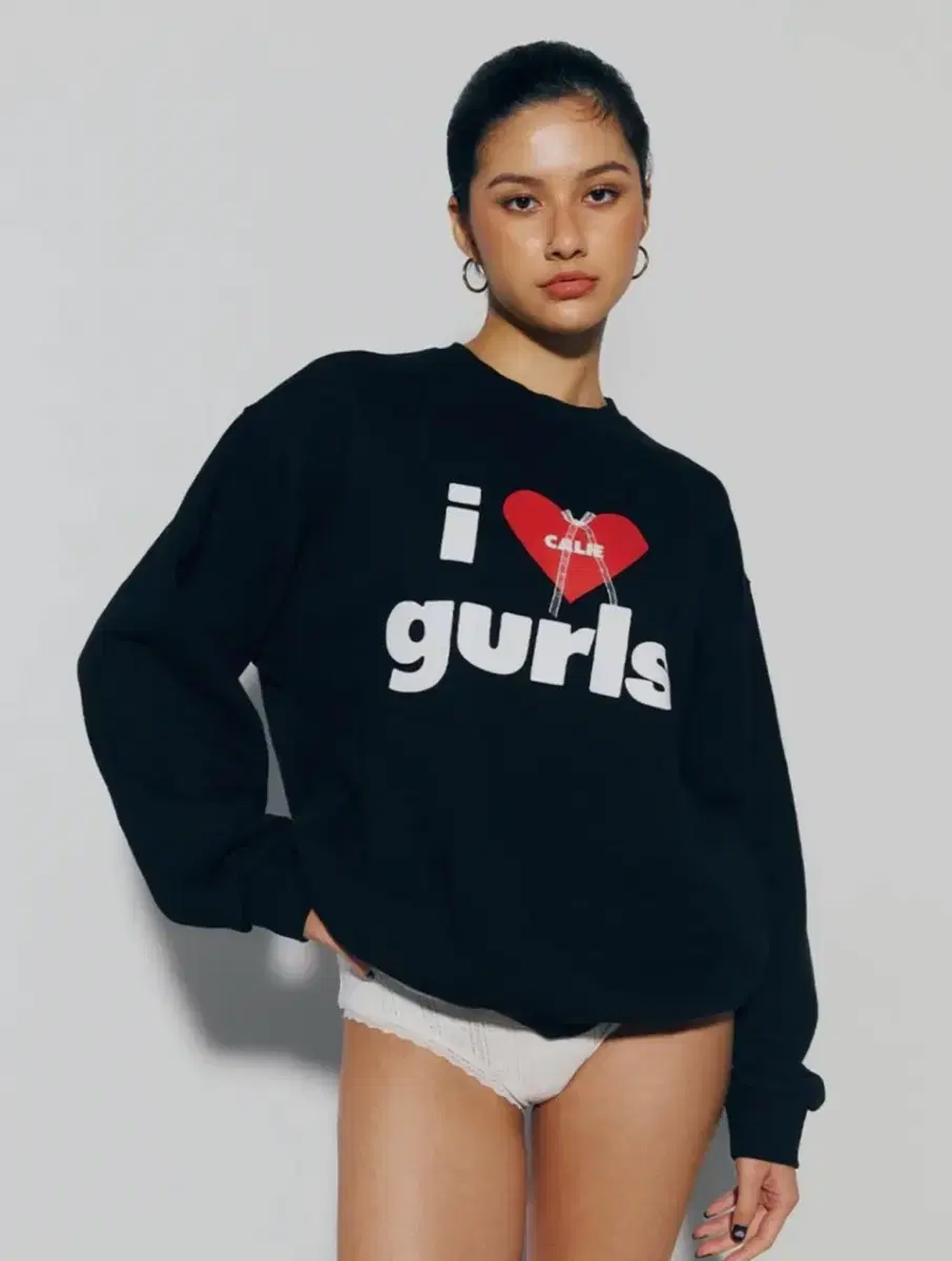 에즈이프캘리 CALIE GURLS SWEATSHIRT BLACK