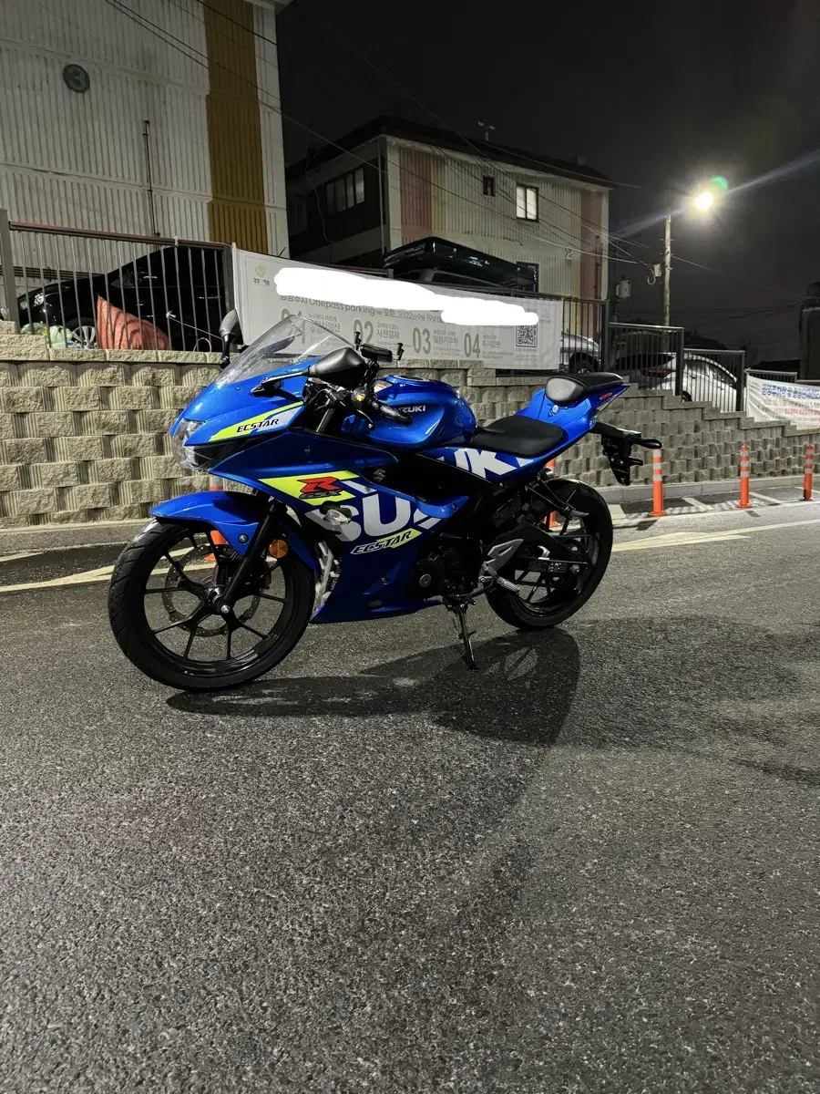 스즈키 gsx-r125 23년식 11000km 블루 팝니다