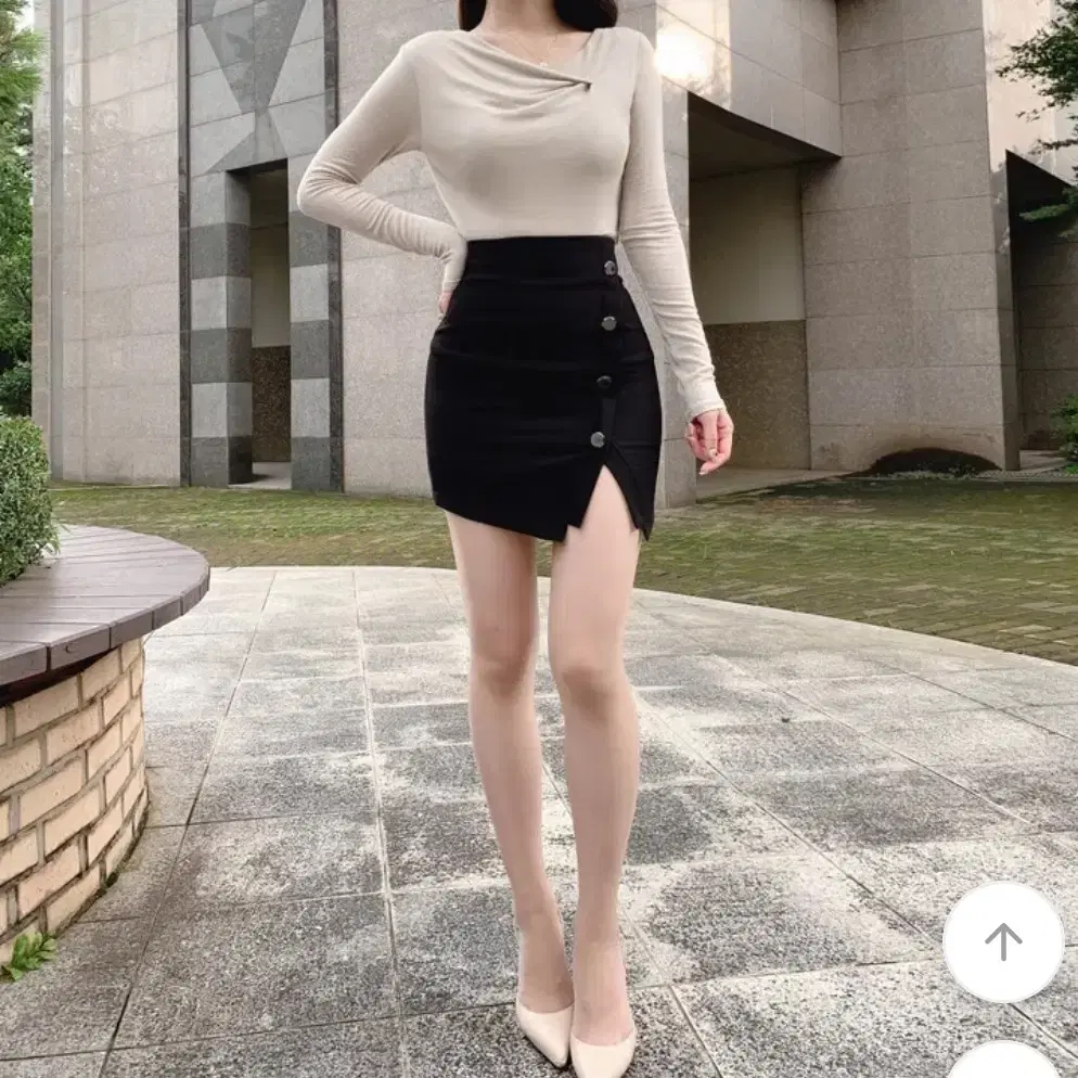 h라인 사선 버튼 트임 미니 스커트 블랙