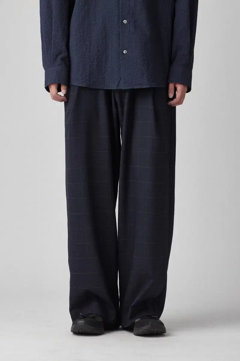 해칭룸 바지 2사이즈 (Deep Pleats Trousers)