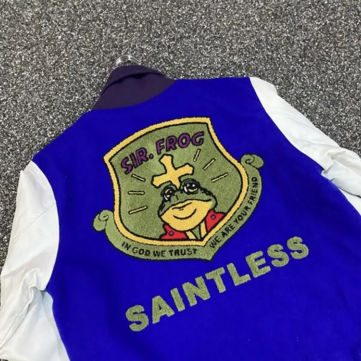 Saintless Sir Frog 빅로고 바시티 자켓