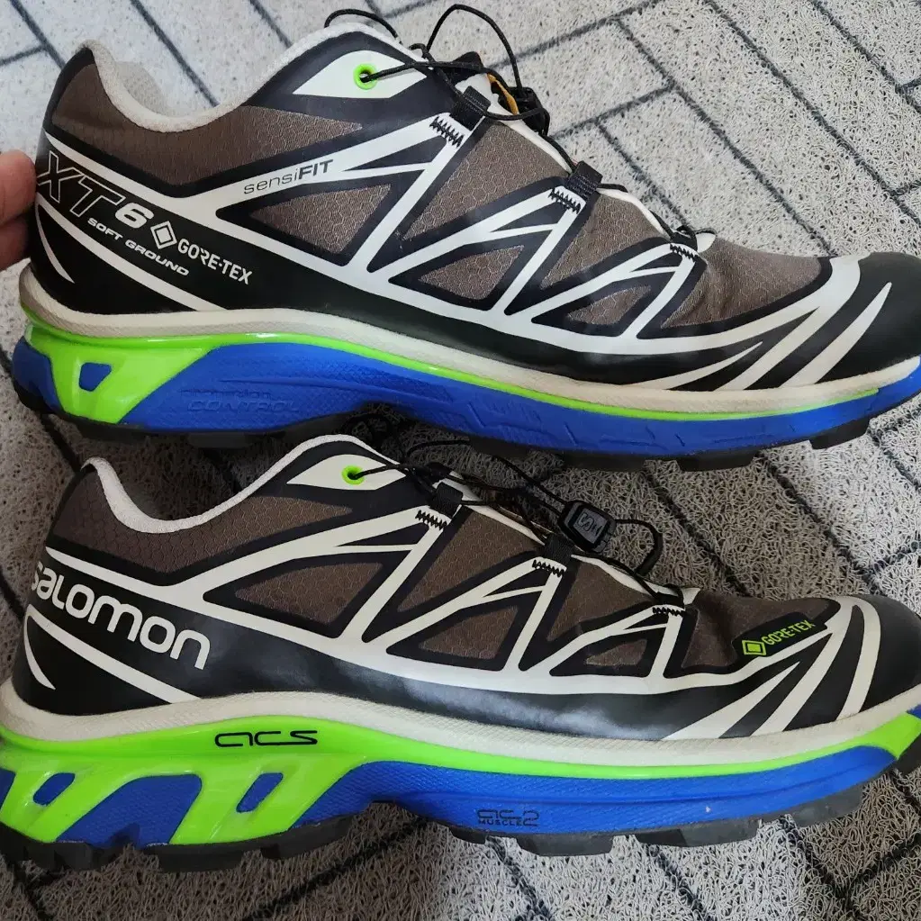 살로몬xt6 gtx 285-290 고어텍스 Ssense 한정 wren