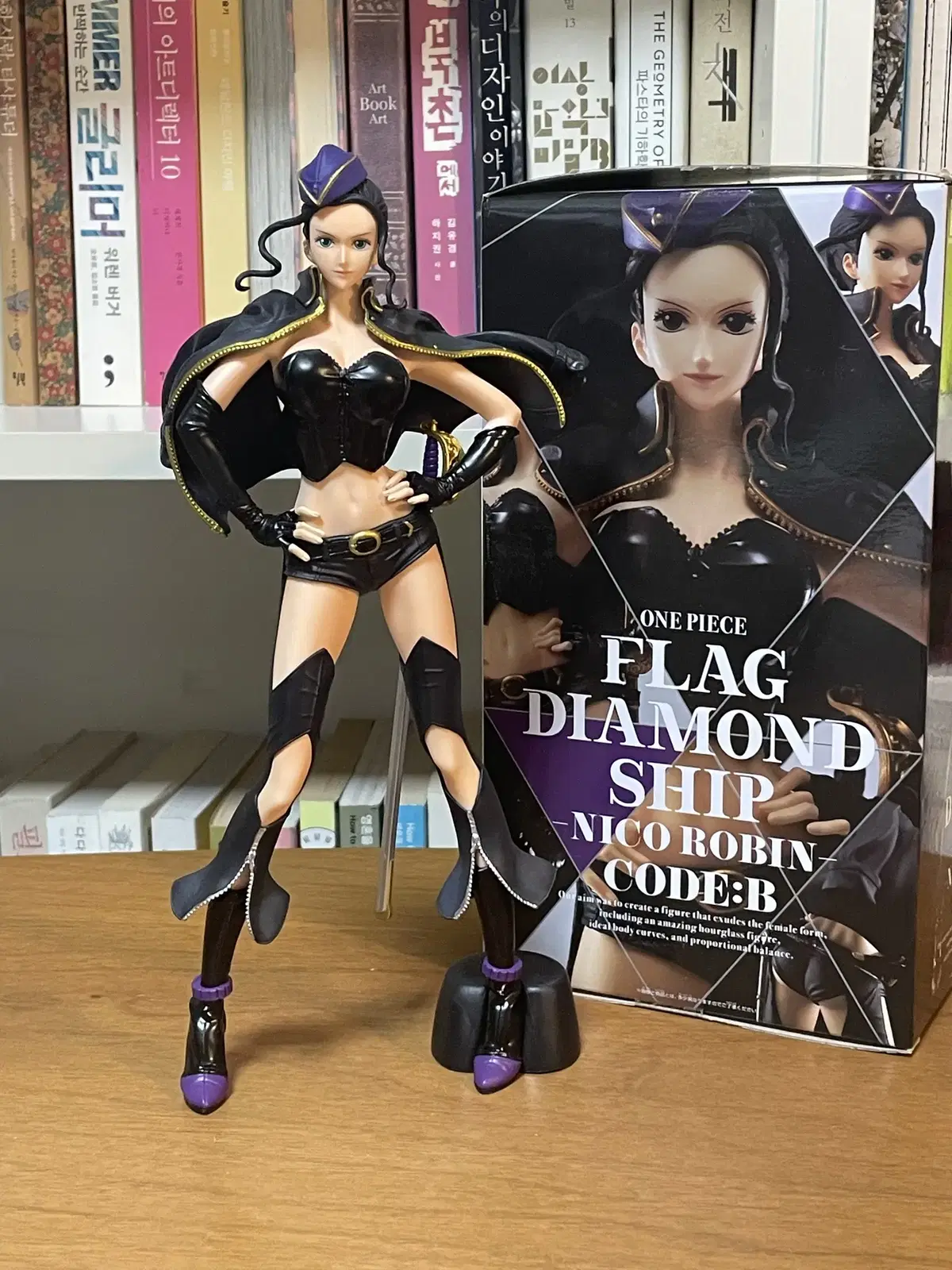 [Vahn's Press] ONEPIECE Flag Diamond Ship Nico Robin Code:B Figure