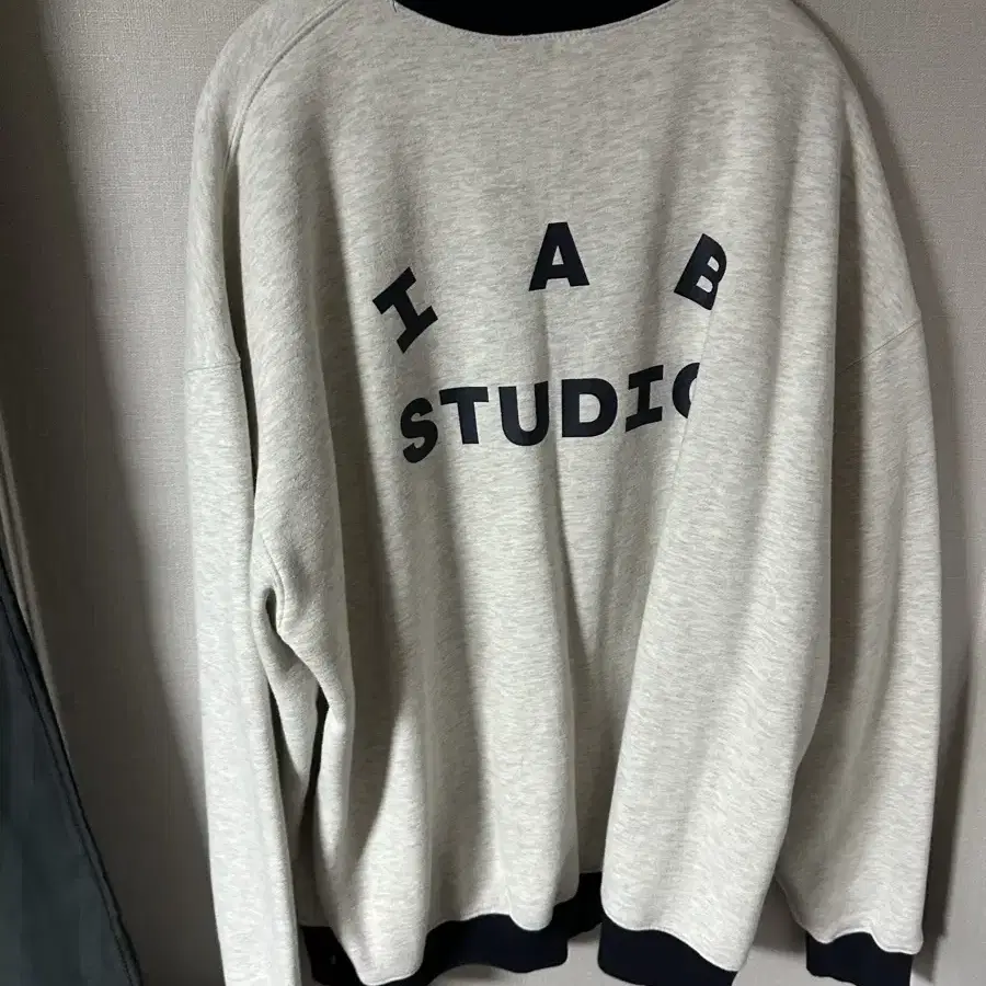 ★【IAB Studio】★IAB Studio Sweatshirt Oatmeal Nav.y★ IAB Studio x D.P. Reversible Sweatshirt Oatmeal Ranger Green