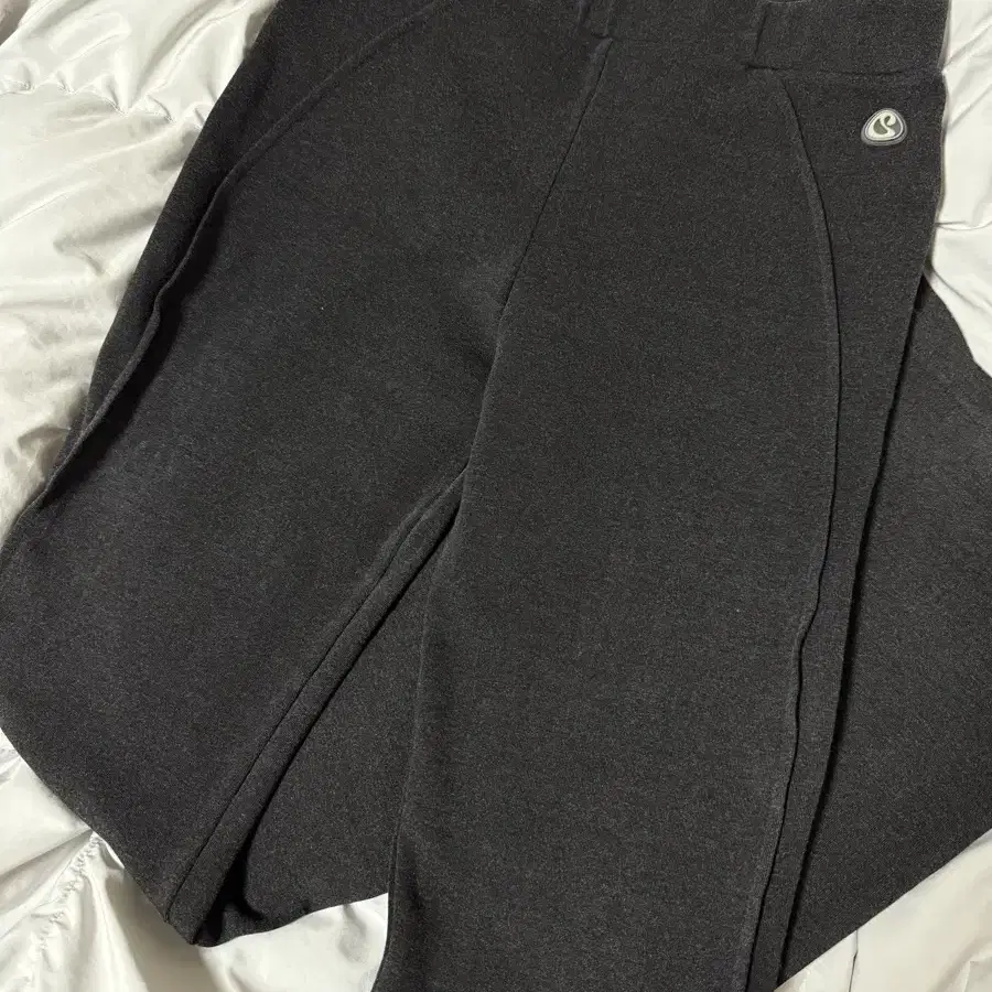 코이세이오 라운드 핀턱 팬츠 챠콜 cpyseio pintuck pants