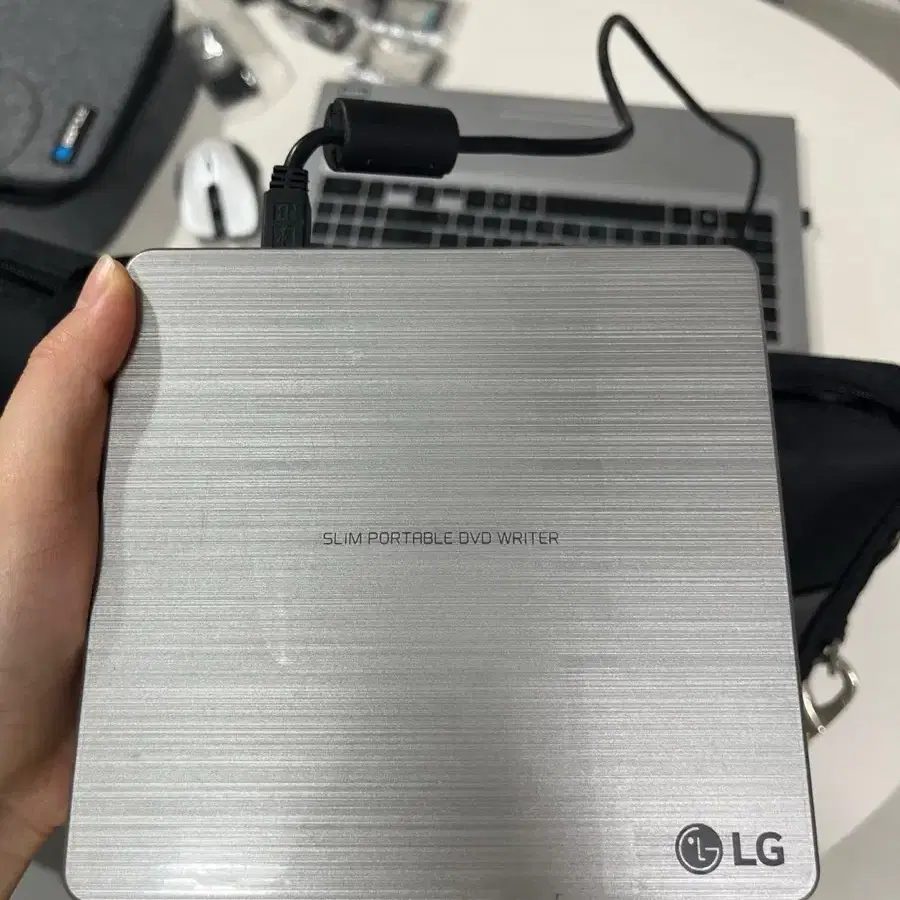 엘지 lg 노트북 15U540-GT40k 팝니다. RAM 4GB