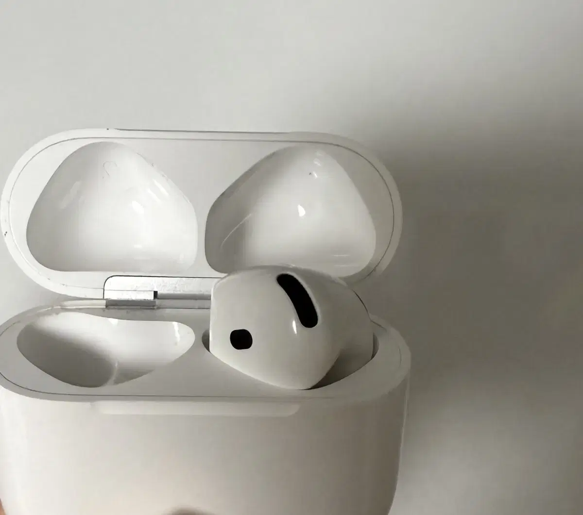 AirPods 4 ANC No-Cancelling Right, Main Unit