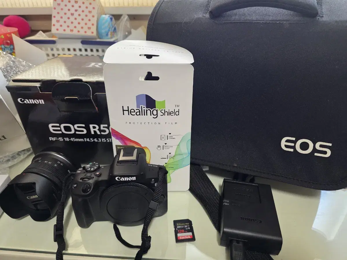 캐논 eos r50 + RF 18-45mm  삼각대 그립 HG-100TB