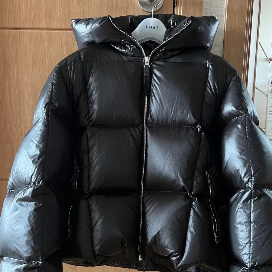 얼바닉 패딩 gloosy down jacket