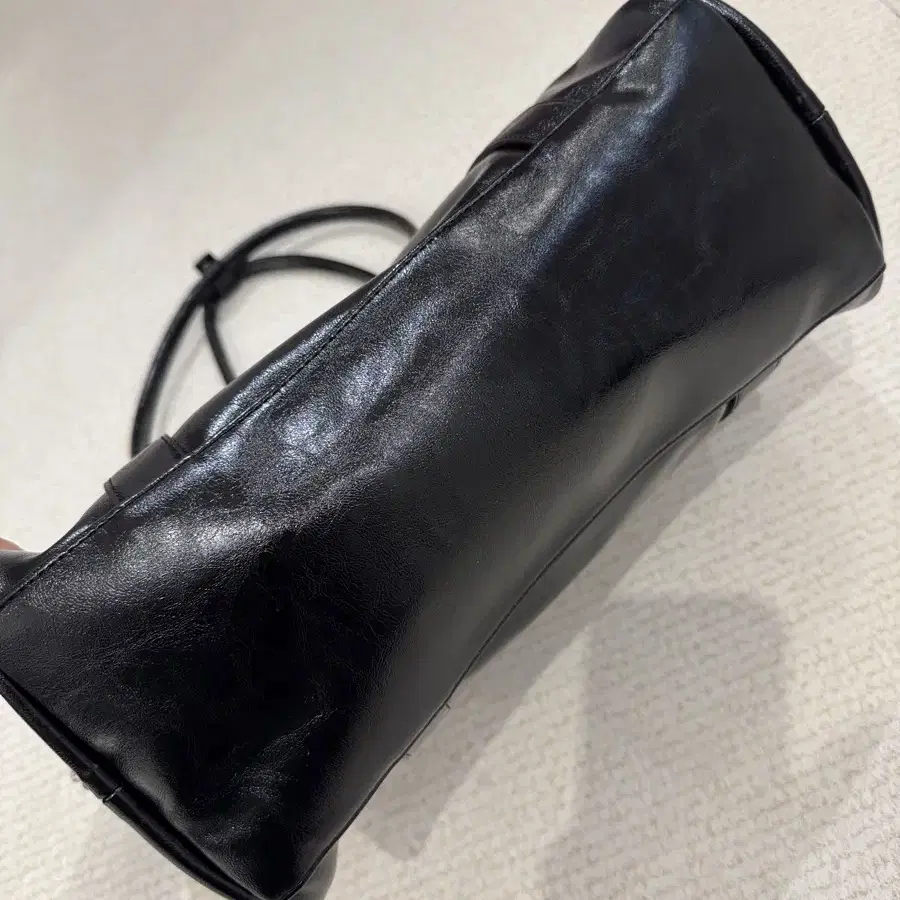 여밈 box bag 블랙 보부상백 사각백 레더백