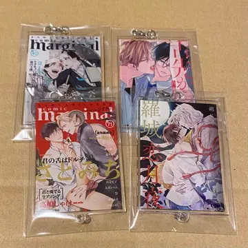 마진코믹스 트레이딩으로 이어지는 아크릴 참 4종 세트