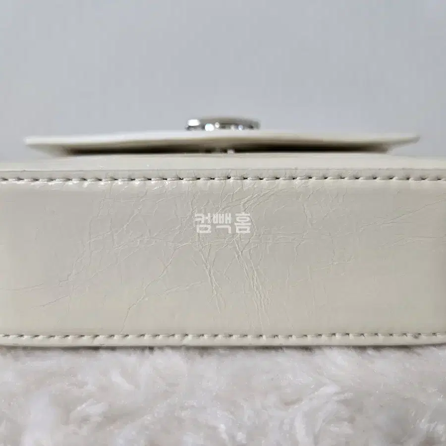 리네 Ellipse lock mini bag_ 실버, 크림