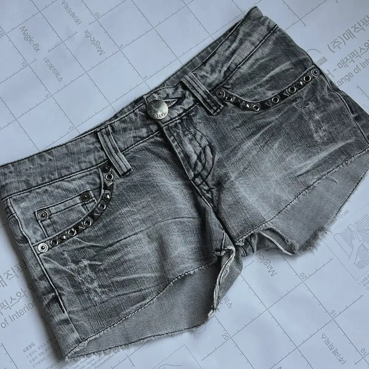 stud denim short pants