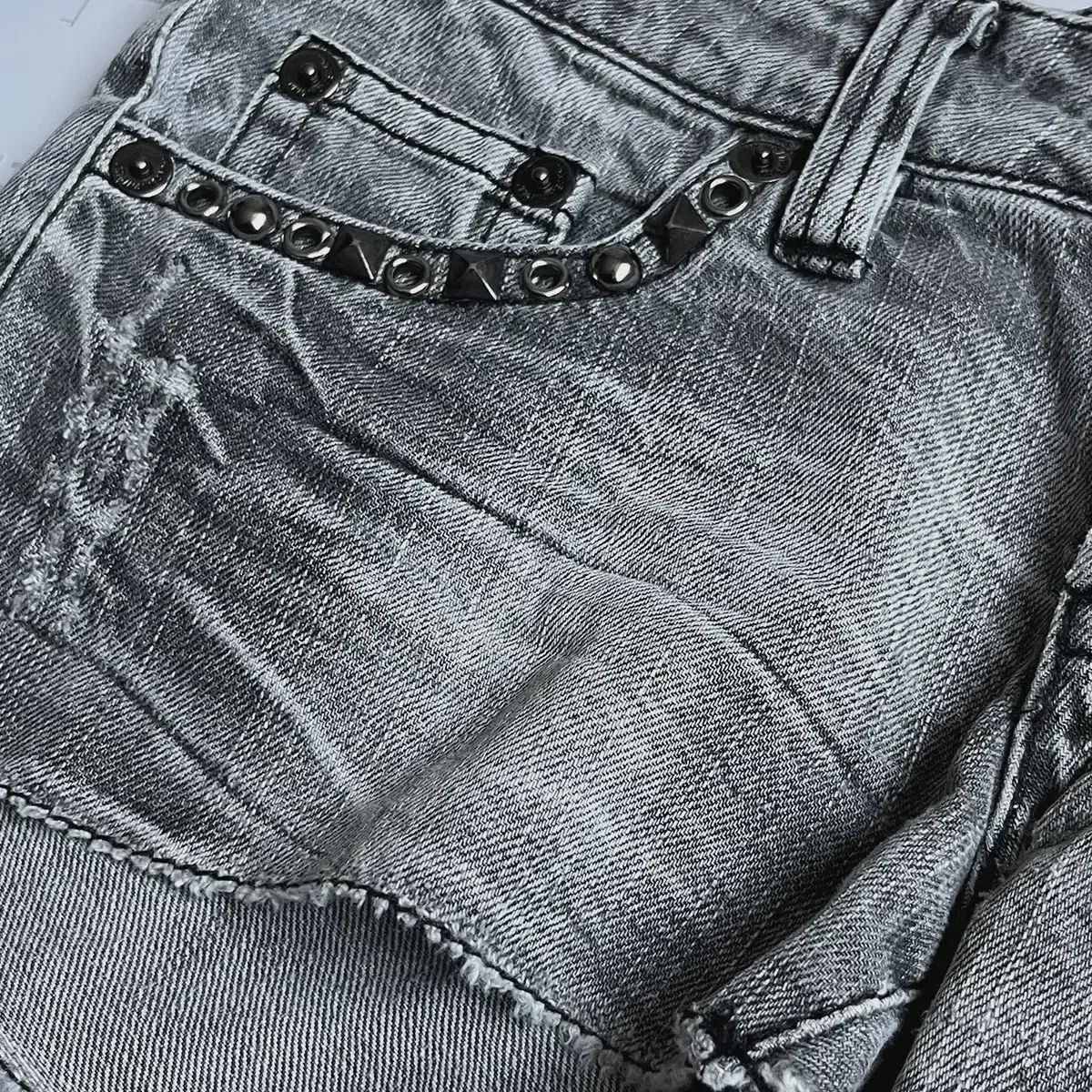 stud denim short pants