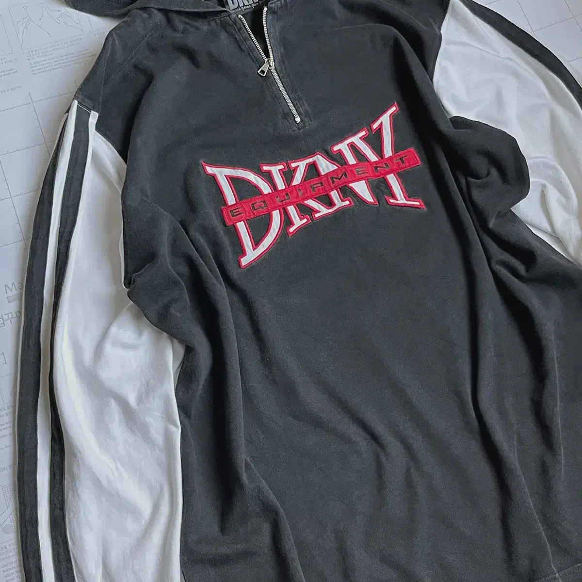 ( DKNY ) 90s big logo hood