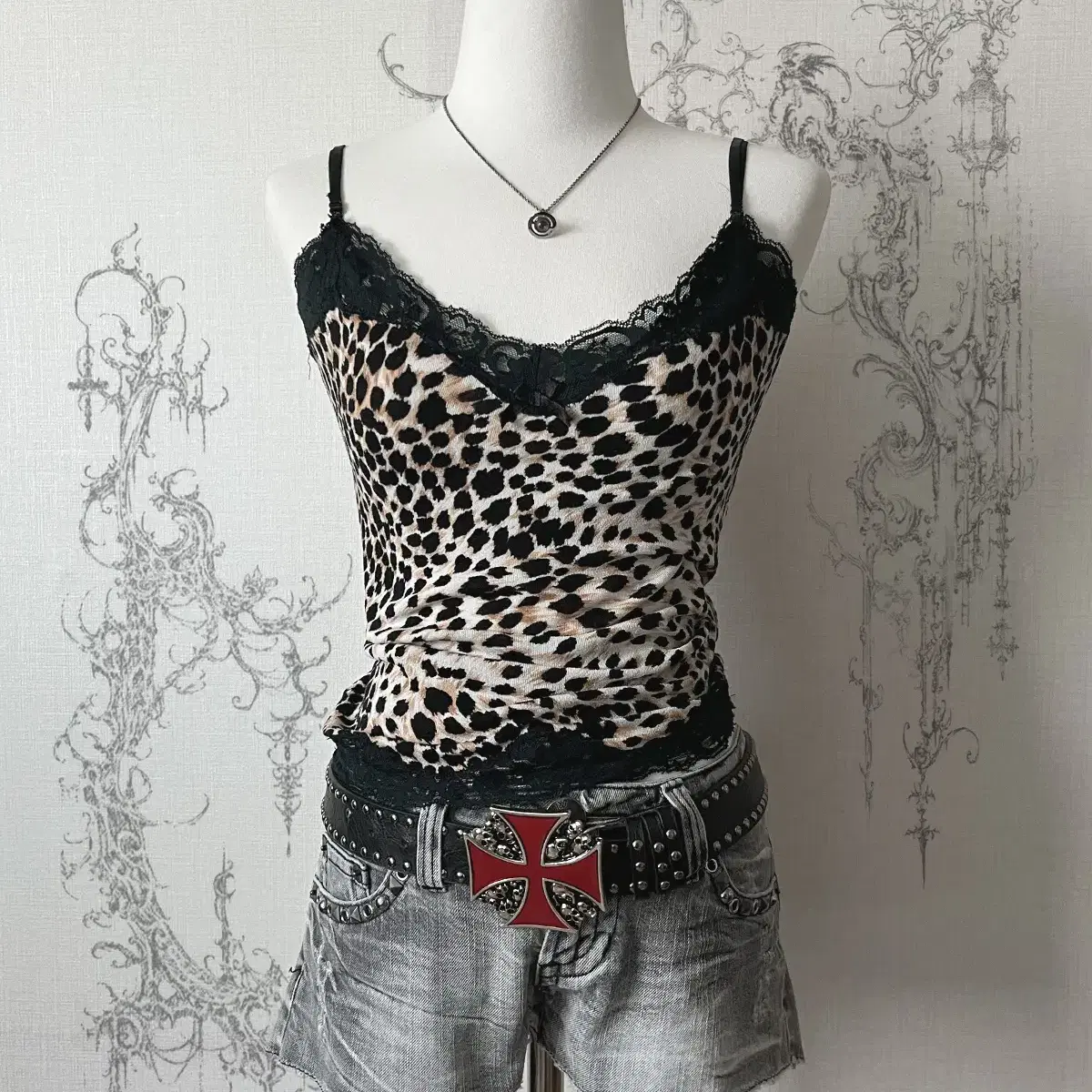 leopard lace sleeveless