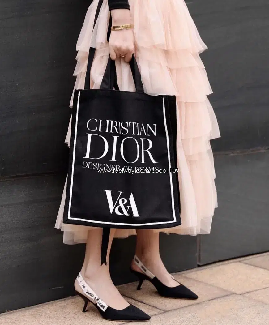 (정품) Dior 디올 뮤지엄 V&A 에코백