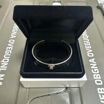 볼트 룸 PADLOCK BANGLE