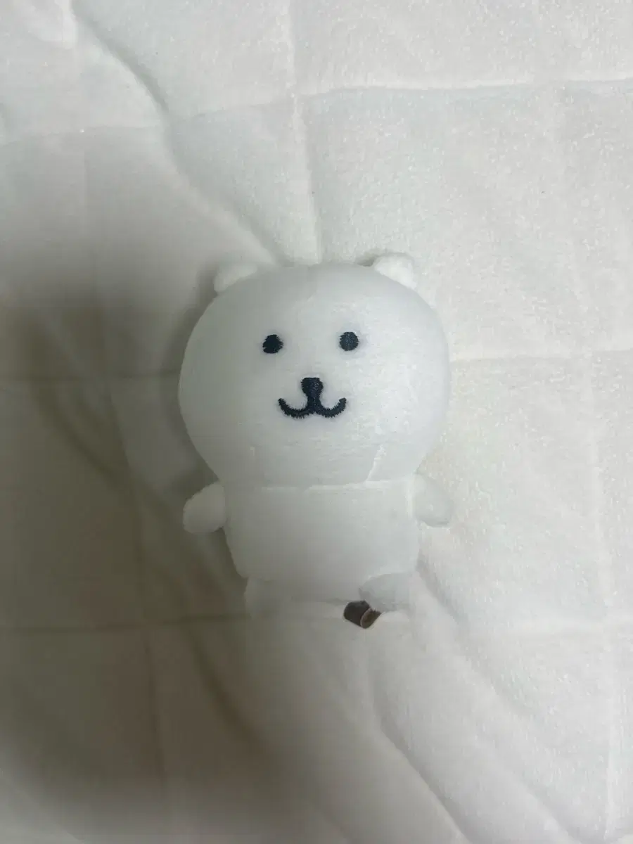 앉은 농담곰 인형