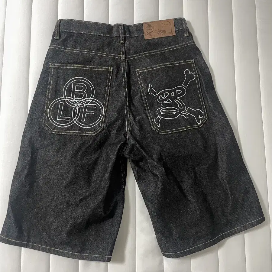 BLF denim shorts s사이즈 팝니다