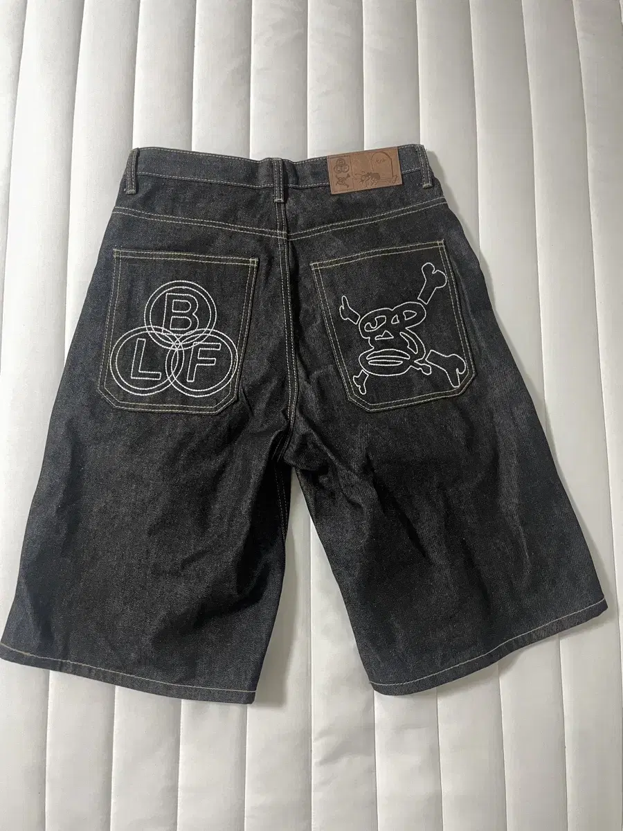 BLF denim shorts s사이즈 팝니다