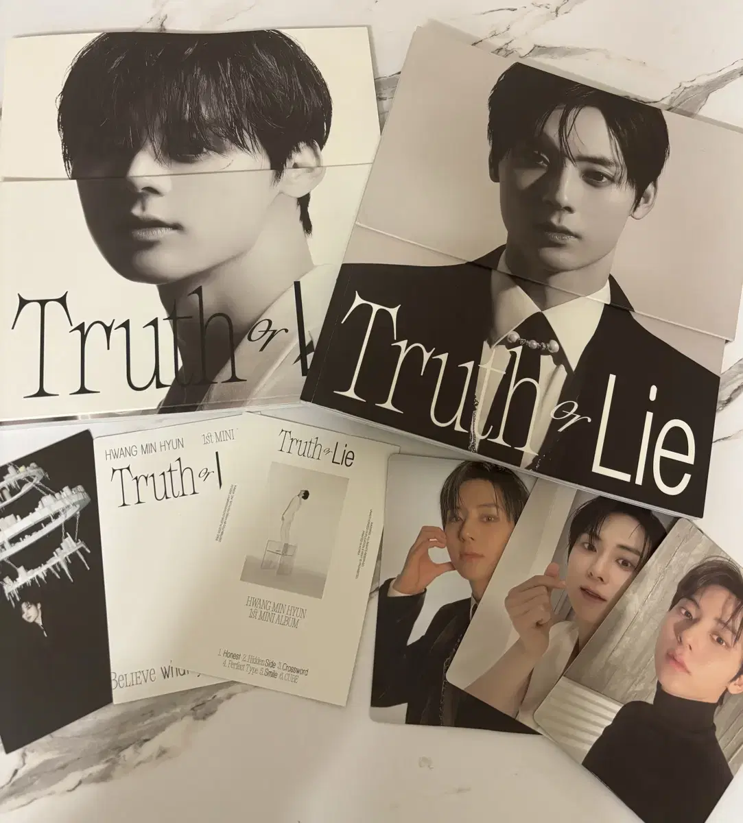 황민현 1st MINI ALBUM Truth or lie