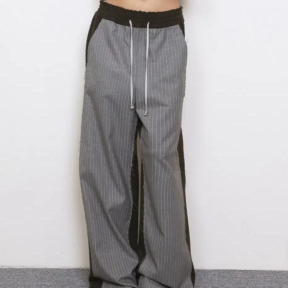 폴리수엠FRONT STRIPE EFFORTLESS PANTS, GREY