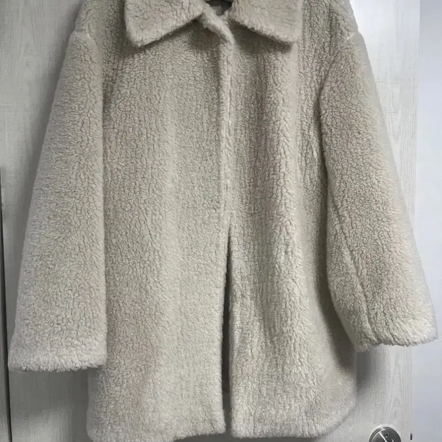 로우클래식 SHEARLING BELT COAT (퍼 시어링 코트 자켓)