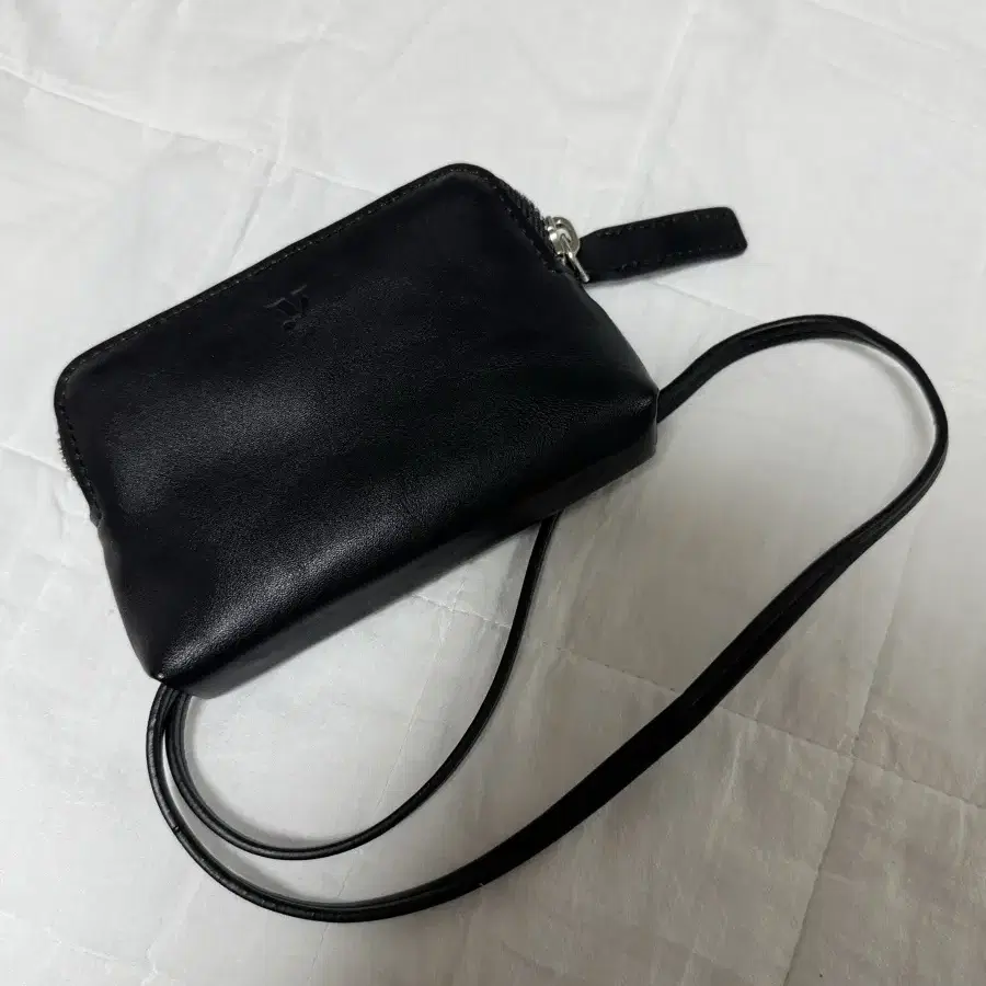 여밈 square wallet black