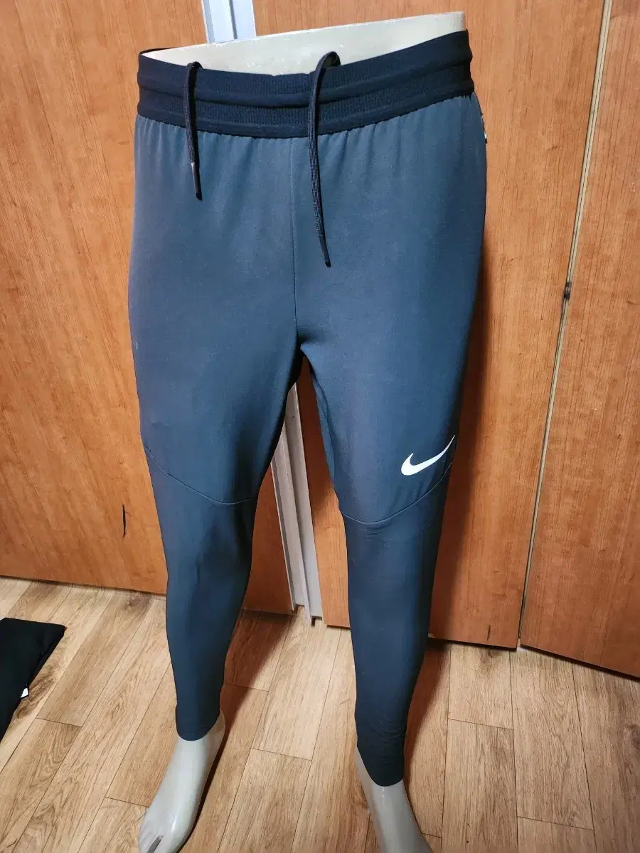 NIKE PRO여성나이키밴딩기모스판트레이닝바지80 170/76A입니다만약