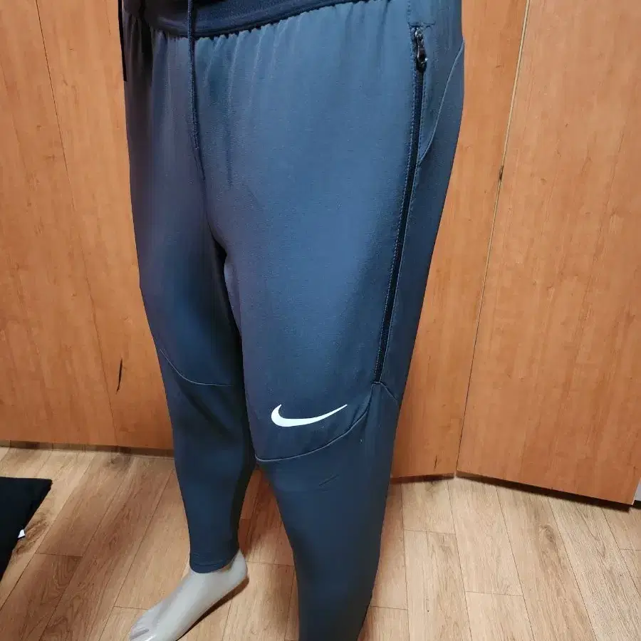 NIKE PRO여성나이키밴딩기모스판트레이닝바지80 170/76A입니다만약