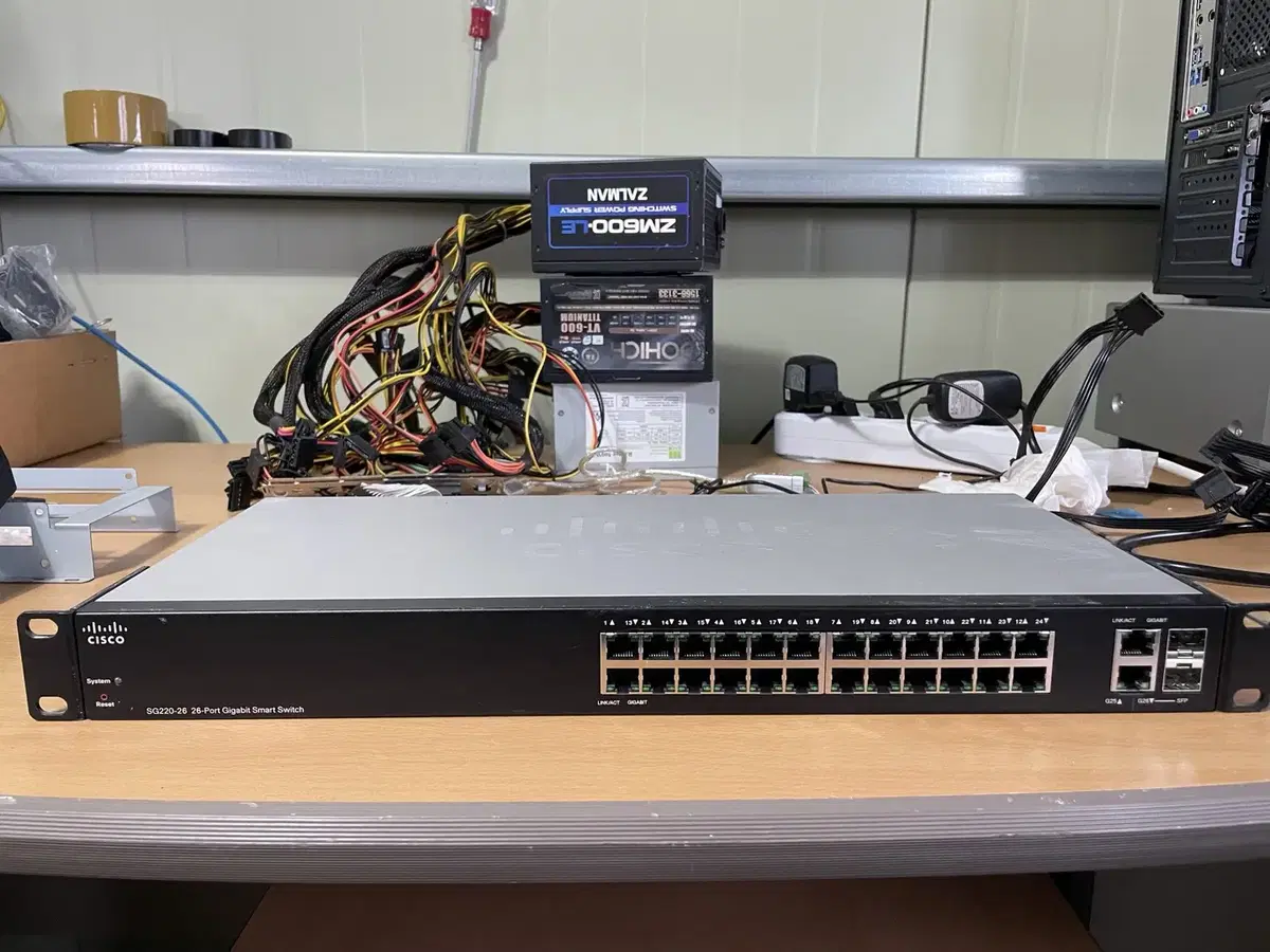 CISCO (SG220-26) Switching Hub 26port 2sfp