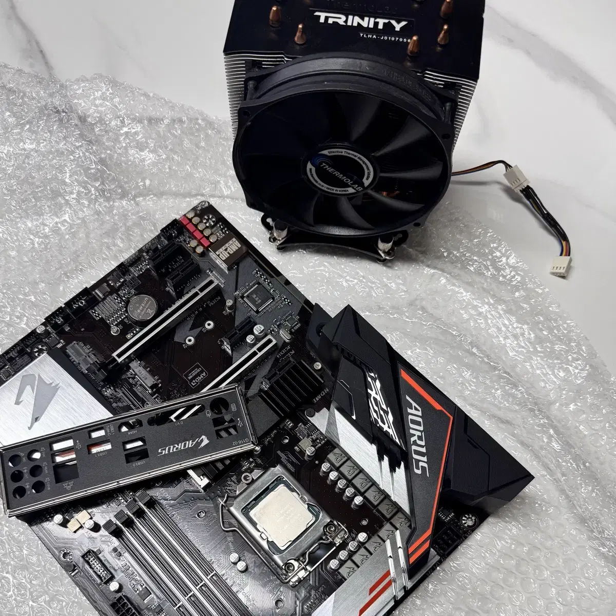 i7 8700K, H370 AORUS 게이밍 3 메인보드, 트래니티 7.