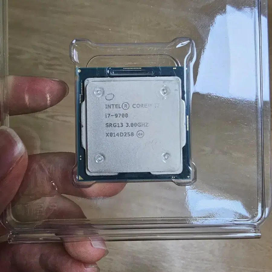 i7 9700 팝니다