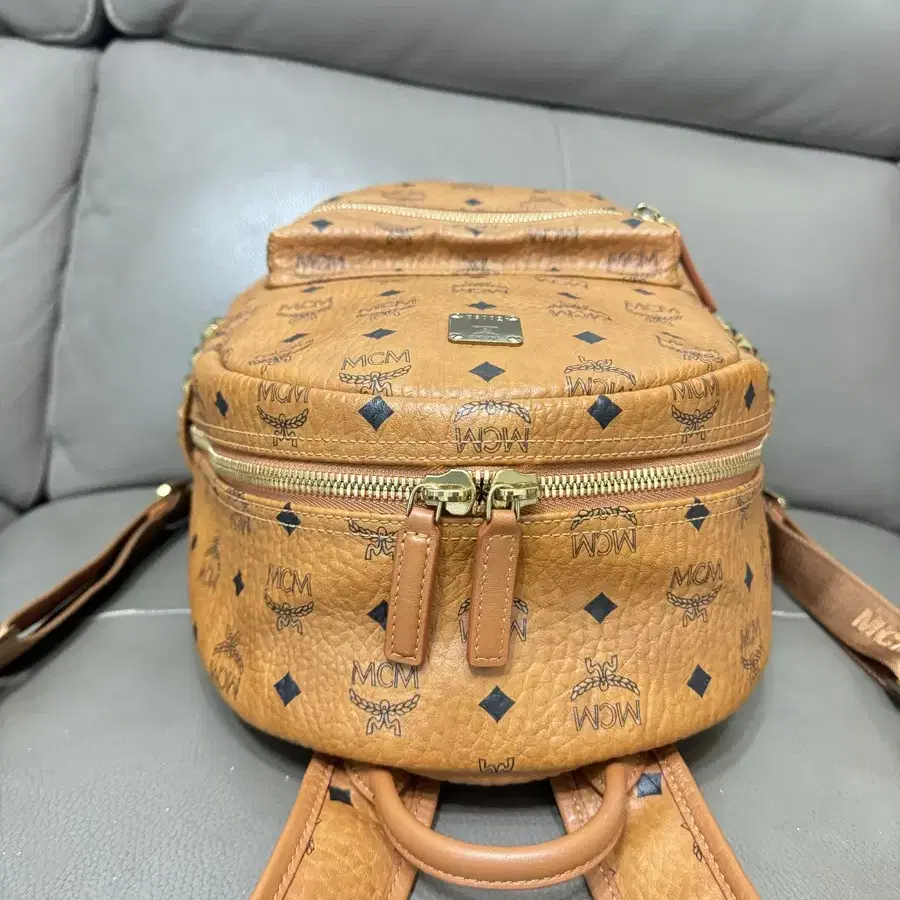 정품 mcm 백팩