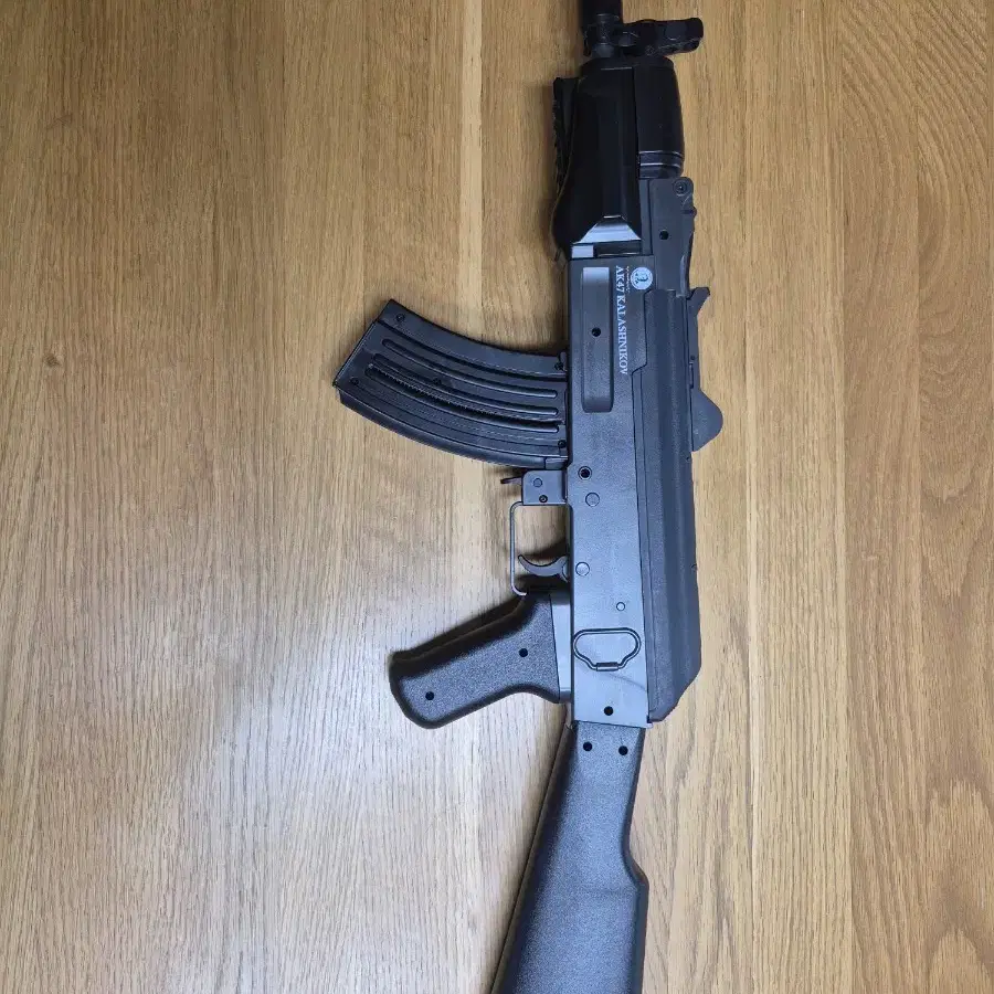 토이스타 콜트,아카데미 AK47