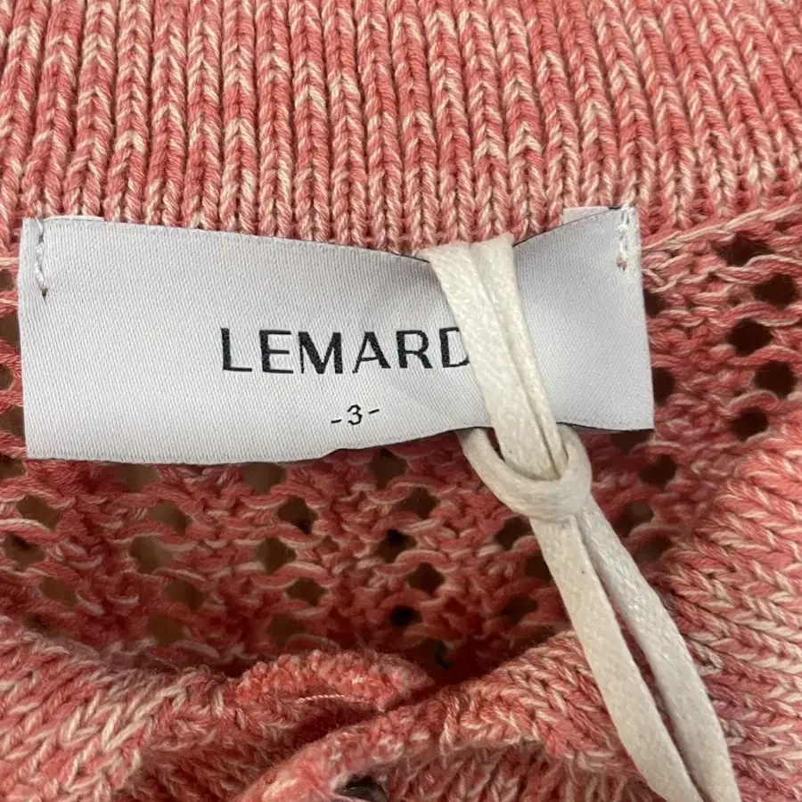 LEMARD(르마드) 스카시 투톤 반집업 니트 카라티