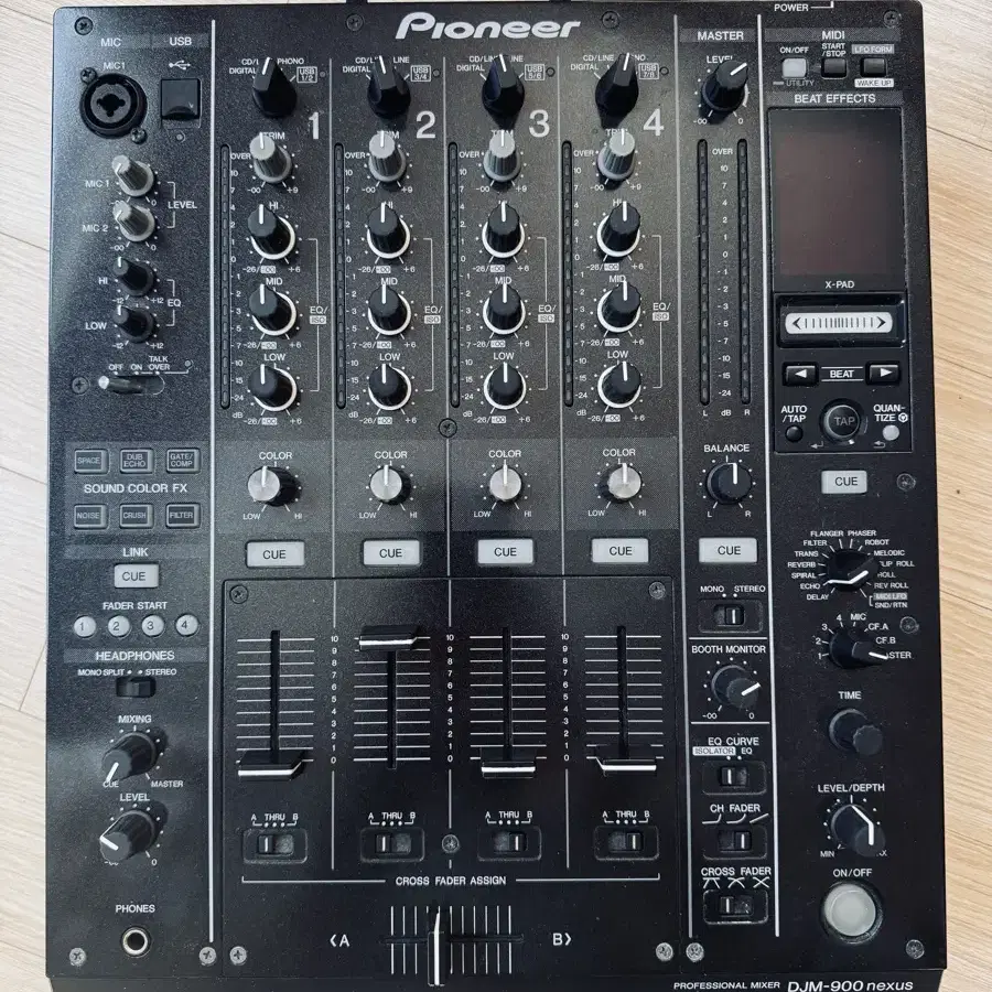 Pioneer djm 900 nexus 디제이 믹서 팝니다.