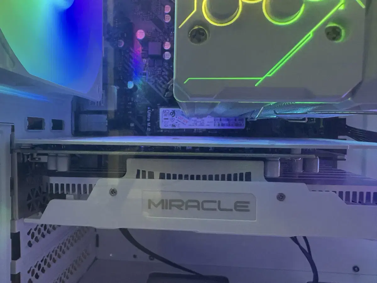 RTX 3050 MIRACLE WHITE D6 6GB