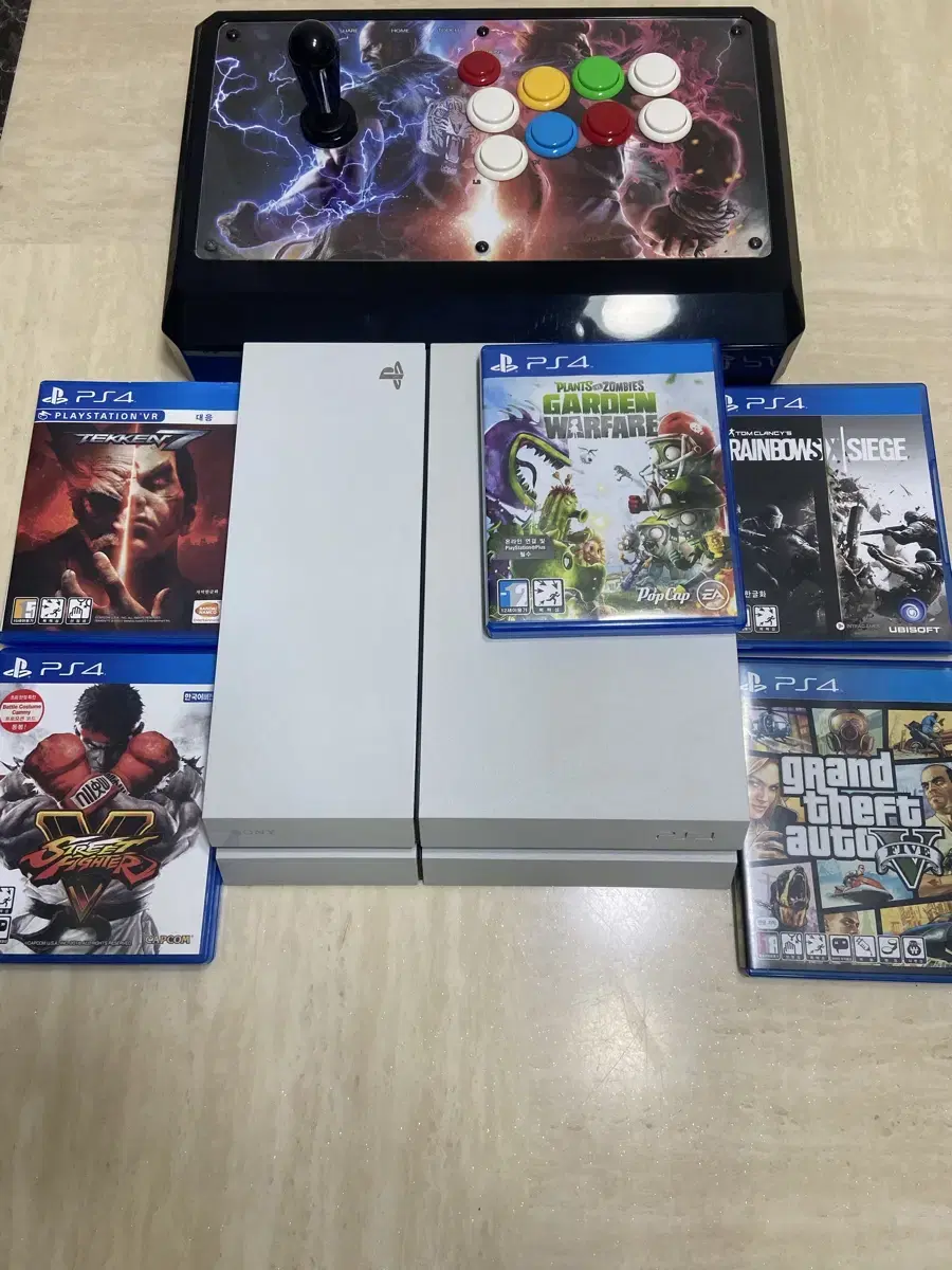 Ps4 및 철권 조이스틱과 cd5개 팔아요