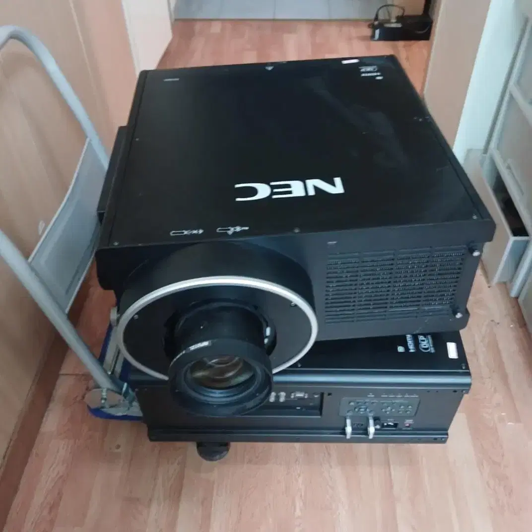 NEC NP-PH1000U 11000안시 풀HD 중고 빔프로젝터