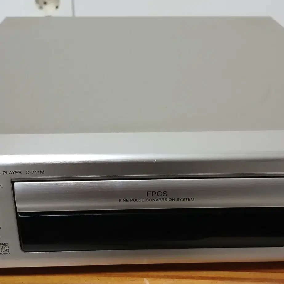 ONKYO CD C-711M