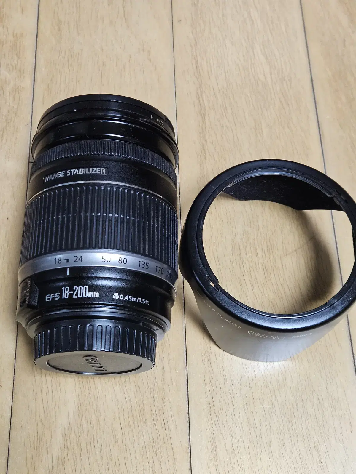 캐논EF-S 18-200mm  IS 줌렌즈  판매합니다