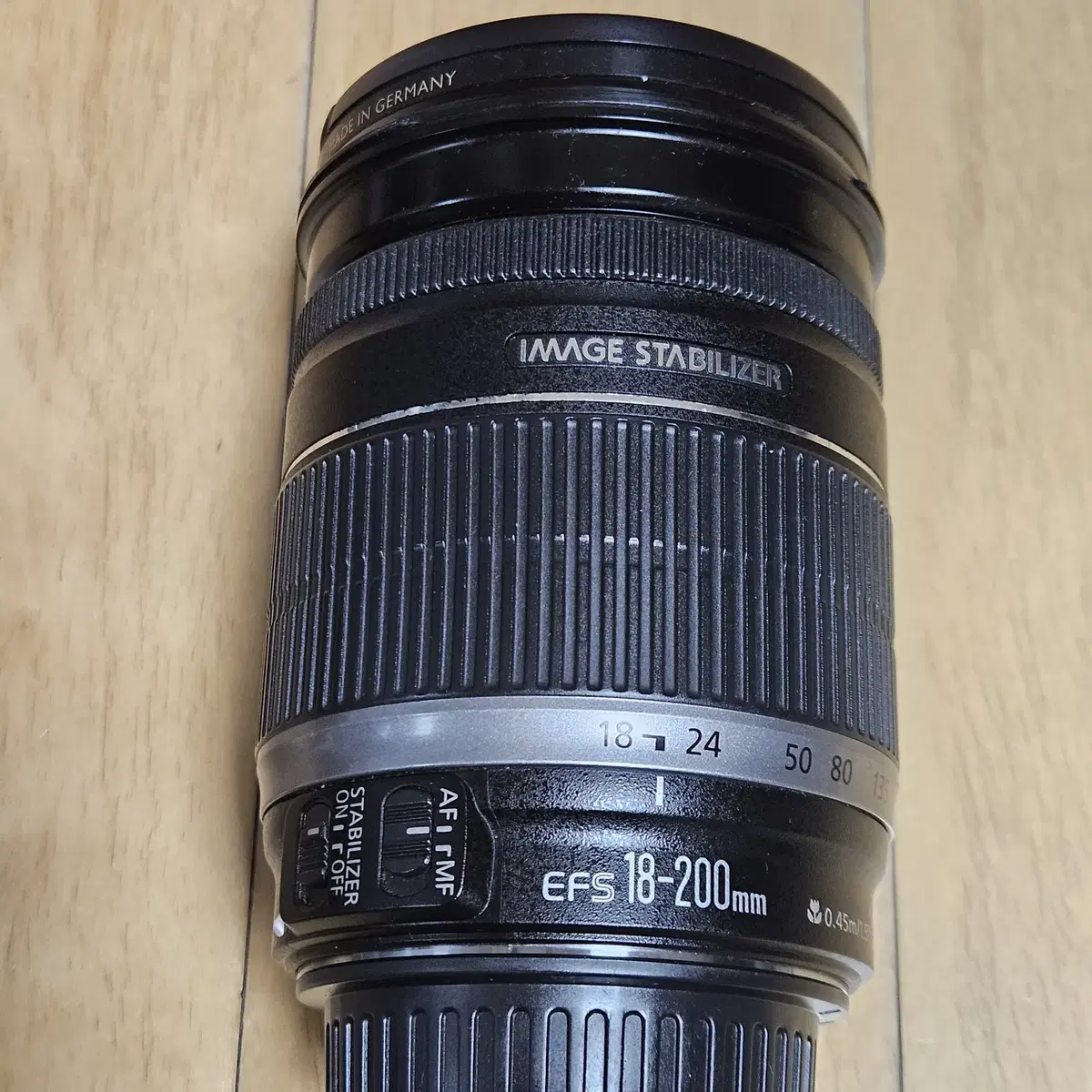 캐논EF-S 18-200mm  IS 줌렌즈  판매합니다